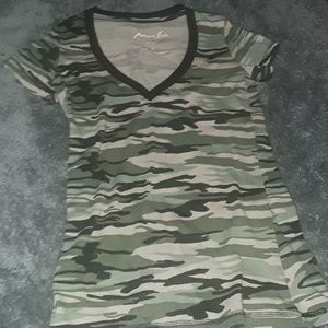 Miami style cut camo shirt size m